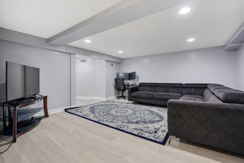 Tiny photo for 1715 W Thome Avenue, Chicago, IL 60660 (MLS # 12729876)