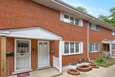 Photo of 1715 W Thome Avenue, Chicago, IL 60660 (MLS # 12729876)
