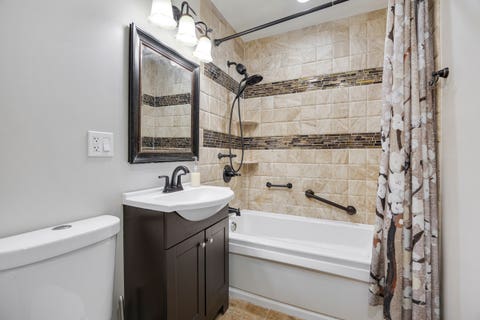 Tiny photo for 1715 W Thome Avenue, Chicago, IL 60660 (MLS # 12729876)