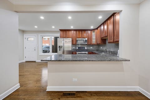 Tiny photo for 1715 W Thome Avenue, Chicago, IL 60660 (MLS # 12729876)