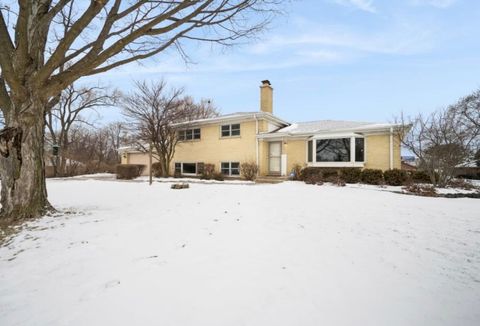 Photo of 590 E Capri Drive, Palatine, IL 60074 (MLS # 12440677)