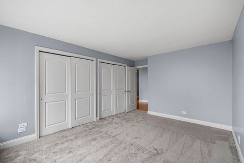 Tiny photo for 5455 N Sheridan Road #711, Chicago, IL 60640 (MLS # 12602577)