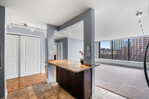 Tiny photo for 5455 N Sheridan Road #711, Chicago, IL 60640 (MLS # 12602577)
