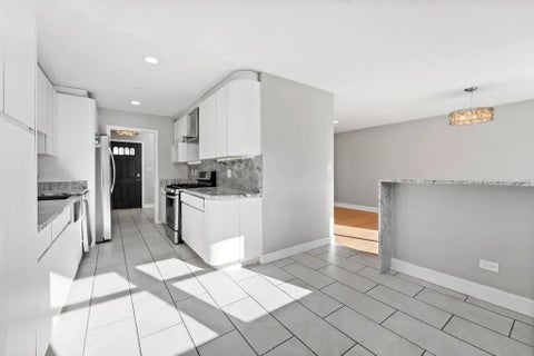 Tiny photo for 2017 E Seneca Lane, Mount Prospect, IL 60056 (MLS # 12687335)