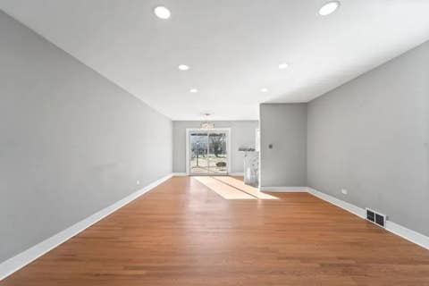 Tiny photo for 2017 E Seneca Lane, Mount Prospect, IL 60056 (MLS # 12687335)