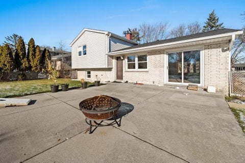 Tiny photo for 2017 E Seneca Lane, Mount Prospect, IL 60056 (MLS # 12687335)
