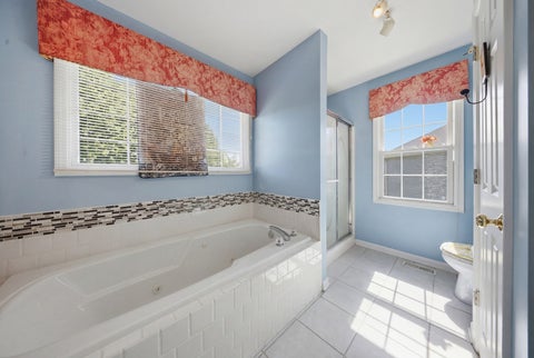 Tiny photo for 608 Lindsay Circle, North Aurora, IL 60542 (MLS # 12684835)