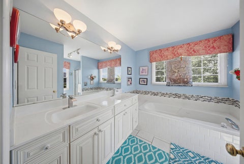 Tiny photo for 608 Lindsay Circle, North Aurora, IL 60542 (MLS # 12684835)