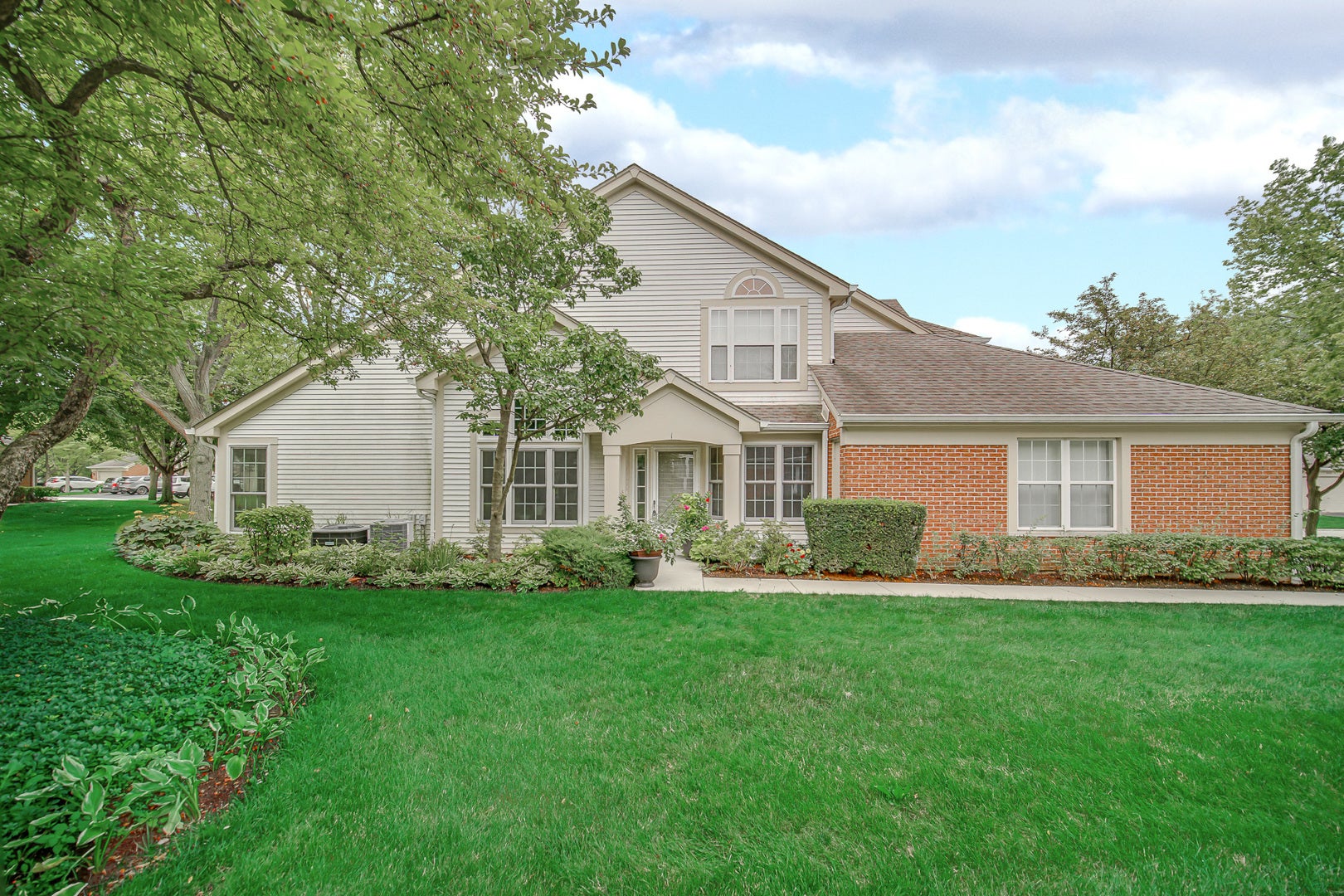 445 Cromwell Circle 1