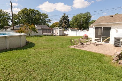 Tiny photo for 9246 S 49th Avenue, Oak Lawn, IL 60453 (MLS # 12440896)
