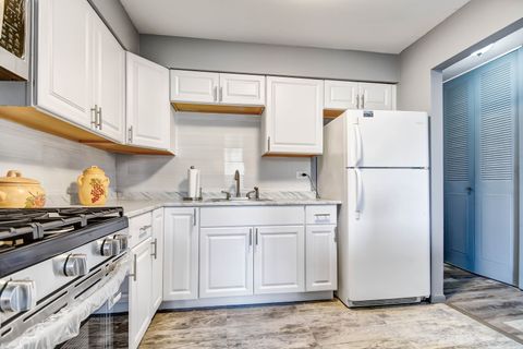 Tiny photo for 9740 S Pulaski Road #306, Oak Lawn, IL 60453 (MLS # 12488710)