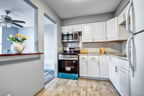 Tiny photo for 9740 S Pulaski Road #306, Oak Lawn, IL 60453 (MLS # 12488710)