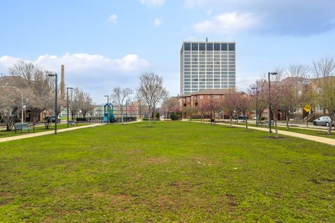 Tiny photo for 16 W 36th Street #3, Chicago, IL 60609 (MLS # 12627182)