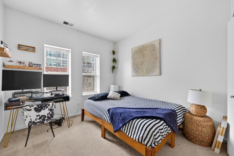 Tiny photo for 16 W 36th Street #3, Chicago, IL 60609 (MLS # 12627182)