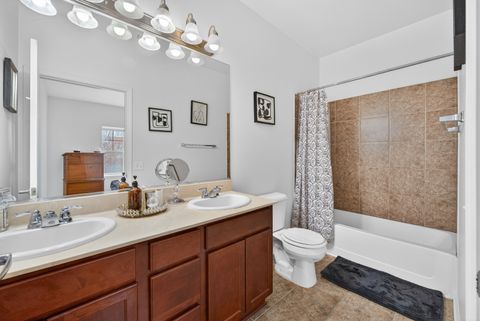 Tiny photo for 16 W 36th Street #3, Chicago, IL 60609 (MLS # 12627182)