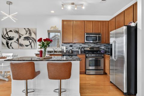 Tiny photo for 16 W 36th Street #3, Chicago, IL 60609 (MLS # 12627182)