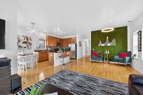Tiny photo for 16 W 36th Street #3, Chicago, IL 60609 (MLS # 12627182)