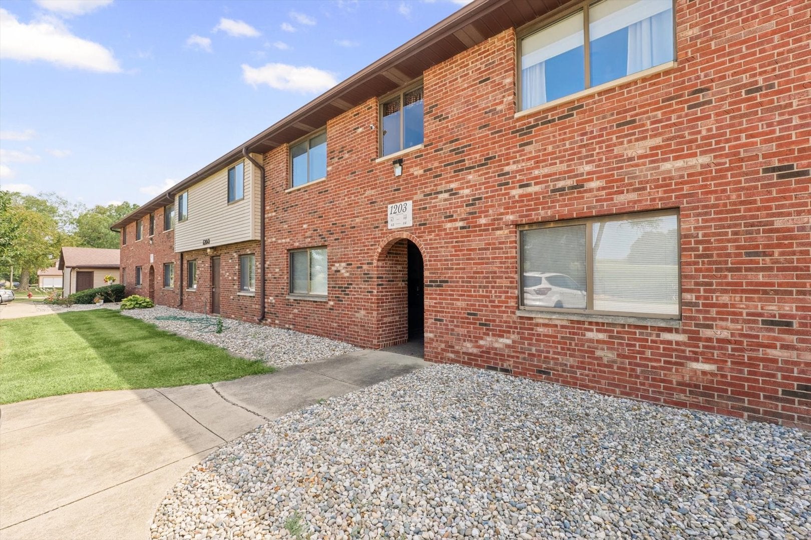 1203 Clifford Drive 7