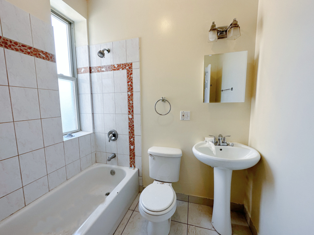 1520 E Marquette Road 2