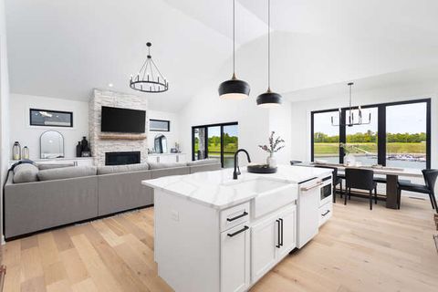 Tiny photo for 318 Leeward Way, Ottawa, IL 61350 (MLS # 12567198)