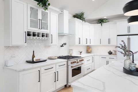 Tiny photo for 318 Leeward Way, Ottawa, IL 61350 (MLS # 12567198)