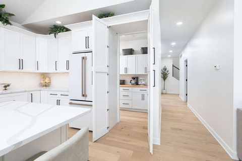 Tiny photo for 318 Leeward Way, Ottawa, IL 61350 (MLS # 12567198)