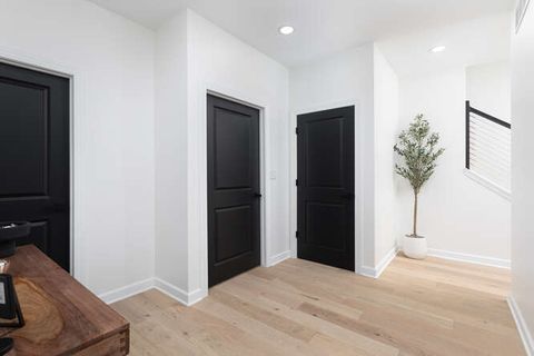 Tiny photo for 318 Leeward Way, Ottawa, IL 61350 (MLS # 12567198)