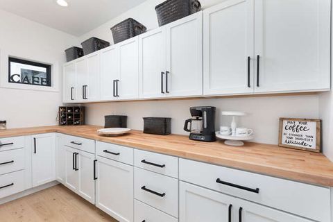 Tiny photo for 318 Leeward Way, Ottawa, IL 61350 (MLS # 12567198)