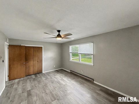 Tiny photo for 39 Butternut Hill Drive, Carbondale, IL 52903 (MLS # QC4268004)