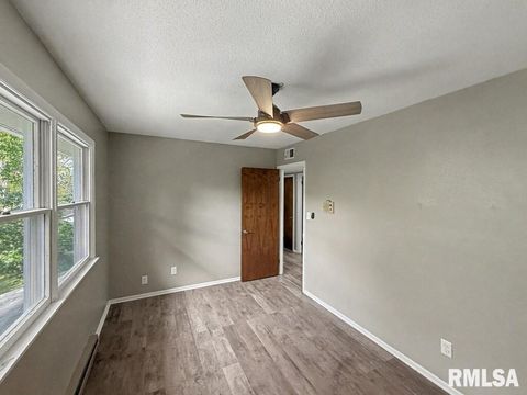 Tiny photo for 39 Butternut Hill Drive, Carbondale, IL 52903 (MLS # QC4268004)