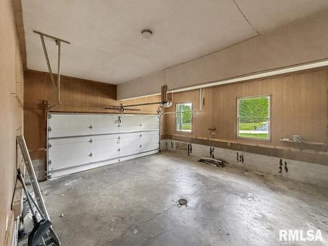 Tiny photo for 39 Butternut Hill Drive, Carbondale, IL 52903 (MLS # QC4268004)