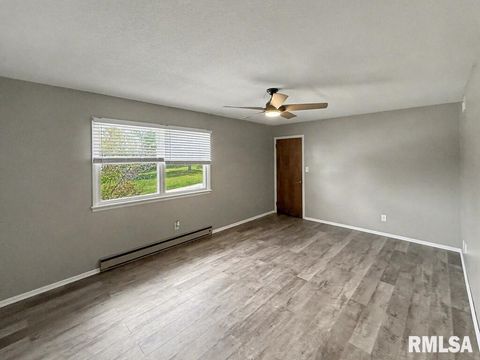 Tiny photo for 39 Butternut Hill Drive, Carbondale, IL 52903 (MLS # QC4268004)