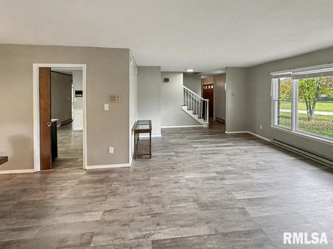 Tiny photo for 39 Butternut Hill Drive, Carbondale, IL 52903 (MLS # QC4268004)