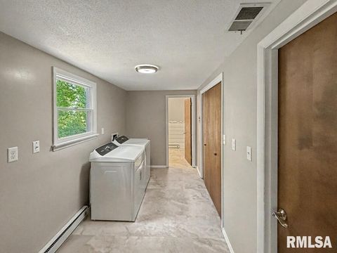 Tiny photo for 39 Butternut Hill Drive, Carbondale, IL 52903 (MLS # QC4268004)