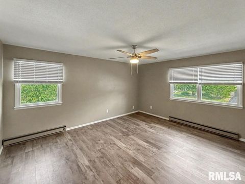 Tiny photo for 39 Butternut Hill Drive, Carbondale, IL 52903 (MLS # QC4268004)