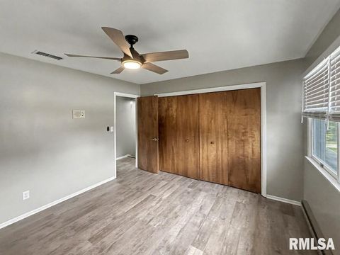 Tiny photo for 39 Butternut Hill Drive, Carbondale, IL 52903 (MLS # QC4268004)