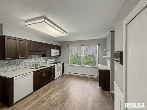 Tiny photo for 39 Butternut Hill Drive, Carbondale, IL 52903 (MLS # QC4268004)