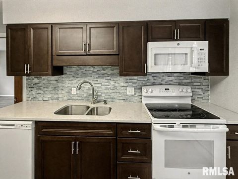 Tiny photo for 39 Butternut Hill Drive, Carbondale, IL 52903 (MLS # QC4268004)