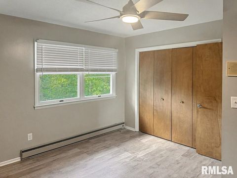 Tiny photo for 39 Butternut Hill Drive, Carbondale, IL 52903 (MLS # QC4268004)