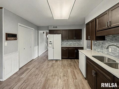 Tiny photo for 39 Butternut Hill Drive, Carbondale, IL 52903 (MLS # QC4268004)