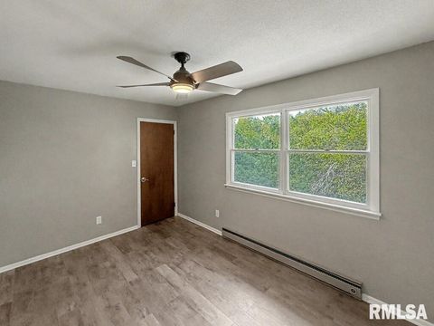 Tiny photo for 39 Butternut Hill Drive, Carbondale, IL 52903 (MLS # QC4268004)