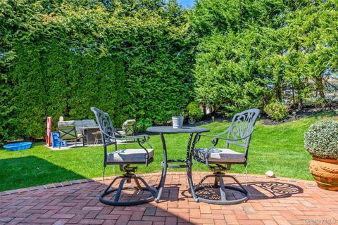 Tiny photo for 77 Lake Drive, Manhasset Hills, NY 11040 (MLS # 12645694)