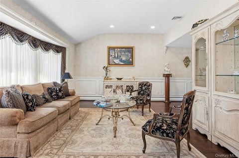 Tiny photo for 77 Lake Drive, Manhasset Hills, NY 11040 (MLS # 12645694)