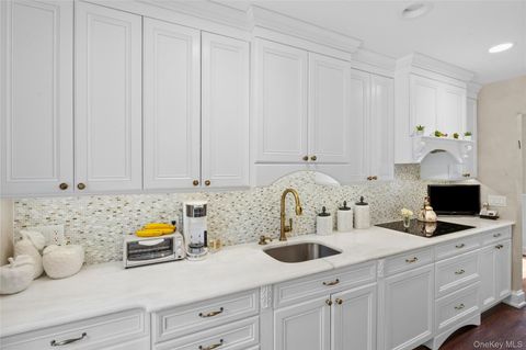 Tiny photo for 77 Lake Drive, Manhasset Hills, NY 11040 (MLS # 12645694)