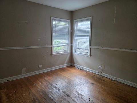 Tiny photo for 2012 DOBSON Street, Evanston, IL 60202 (MLS # 12639992)