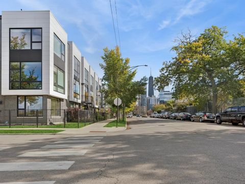 Tiny photo for 454 W Oak Street #3, Chicago, IL 60610 (MLS # 12500632)