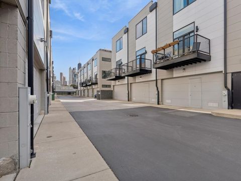 Tiny photo for 454 W Oak Street #3, Chicago, IL 60610 (MLS # 12500632)