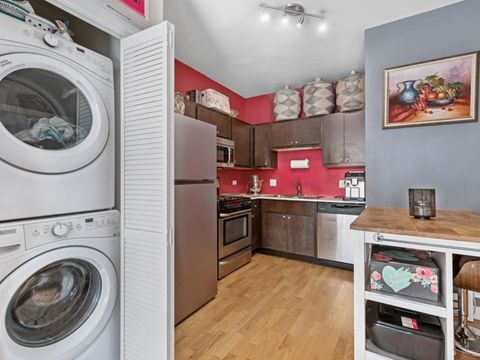 Tiny photo for 454 W Oak Street #3, Chicago, IL 60610 (MLS # 12500632)