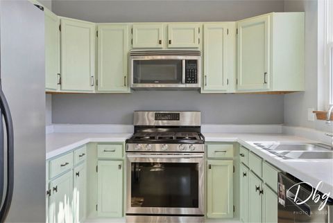 Tiny photo for 67 W Dahlia Lane, Round Lake Beach, IL 60073 (MLS # 12578981)