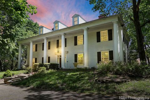 Tiny photo for 23 W County Line Road, Barrington Hills, IL 60010 (MLS # 12637923)